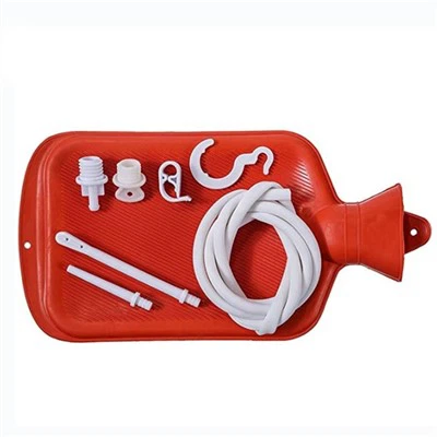 Červená gumová taška na klystýr